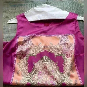 212 Collection Size Medium Women shell sleeveless pretty pink